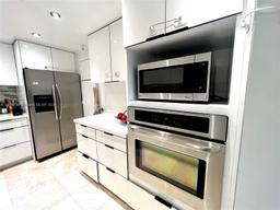 Picture of 3901 S Ocean Dr # 9B, Hollywood, FL 33019