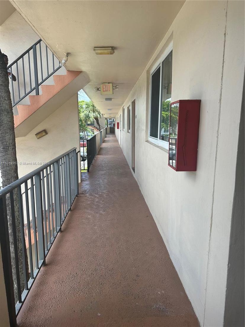 Picture of 5945 Del Lago Cir # 201, Sunrise FL 33313