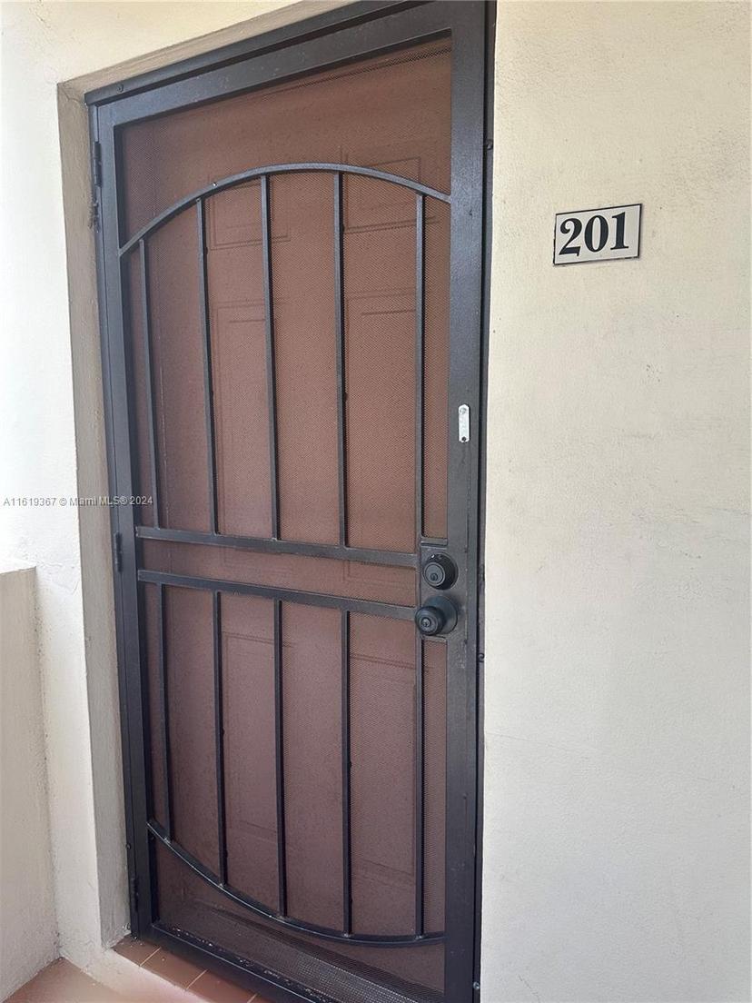 Picture of 5945 Del Lago Cir # 201, Sunrise FL 33313