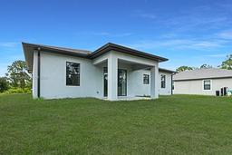Picture of 570 Sherwood Ave S, Lehigh Acres, FL 33974