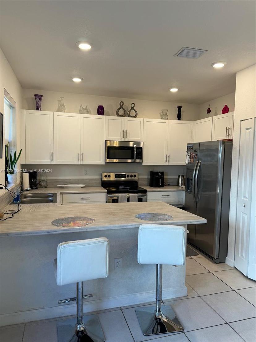 Picture of 21441 NE 3Rd Pl, Miami FL 33179