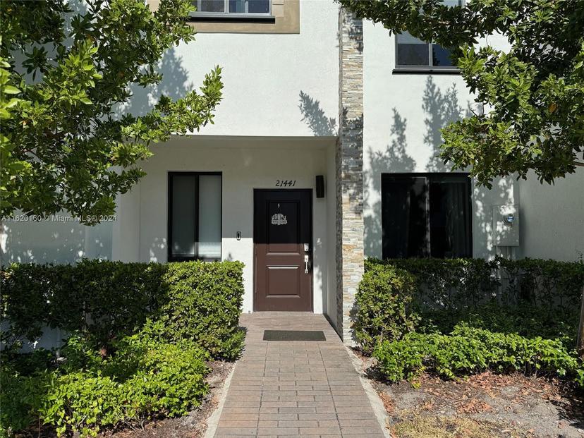 Picture of 21441 NE 3Rd Pl, Miami FL 33179