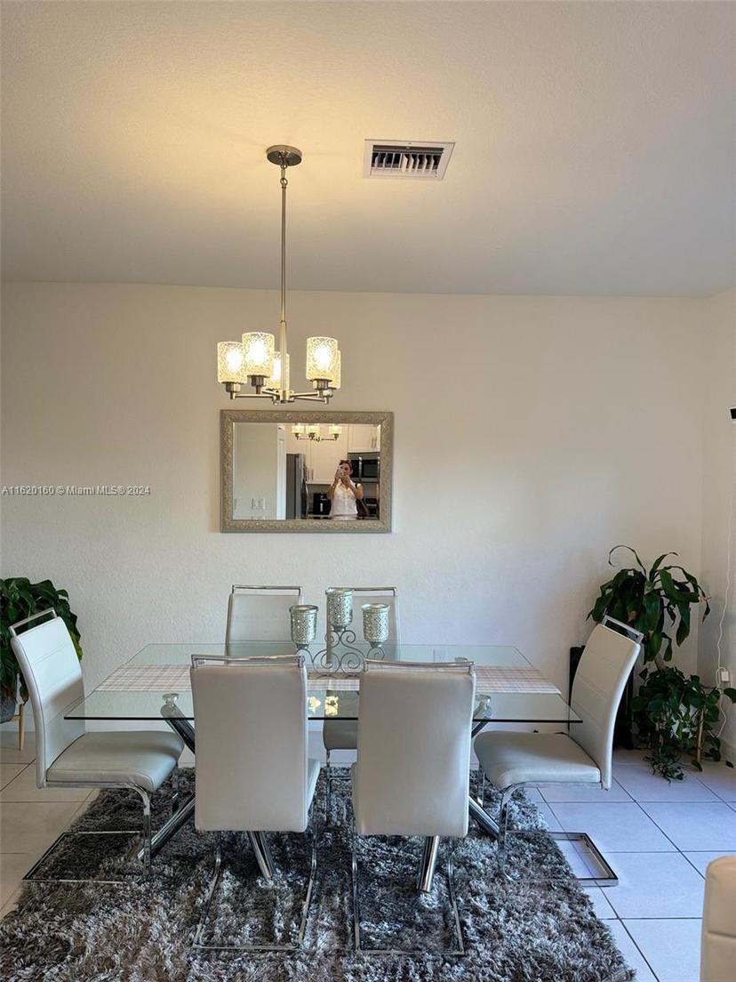Picture of 21441 NE 3Rd Pl, Miami FL 33179