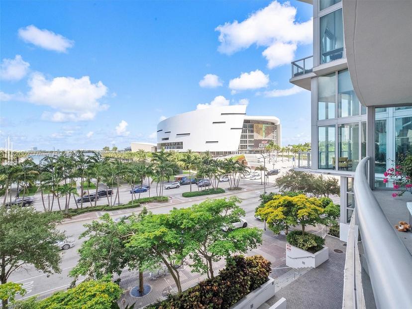 Picture of 888 Biscayne Blvd # 309, Miami FL 33132