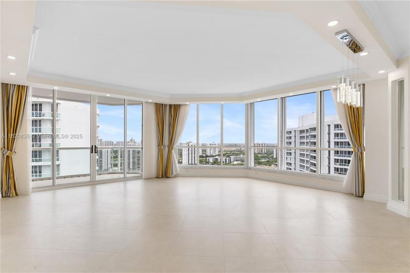 Picture of 21150 Point Place # 2902, Aventura FL 33180