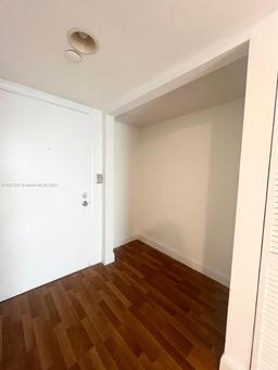 Picture of 770 Claughton Island Dr # 406, Miami, FL 33131
