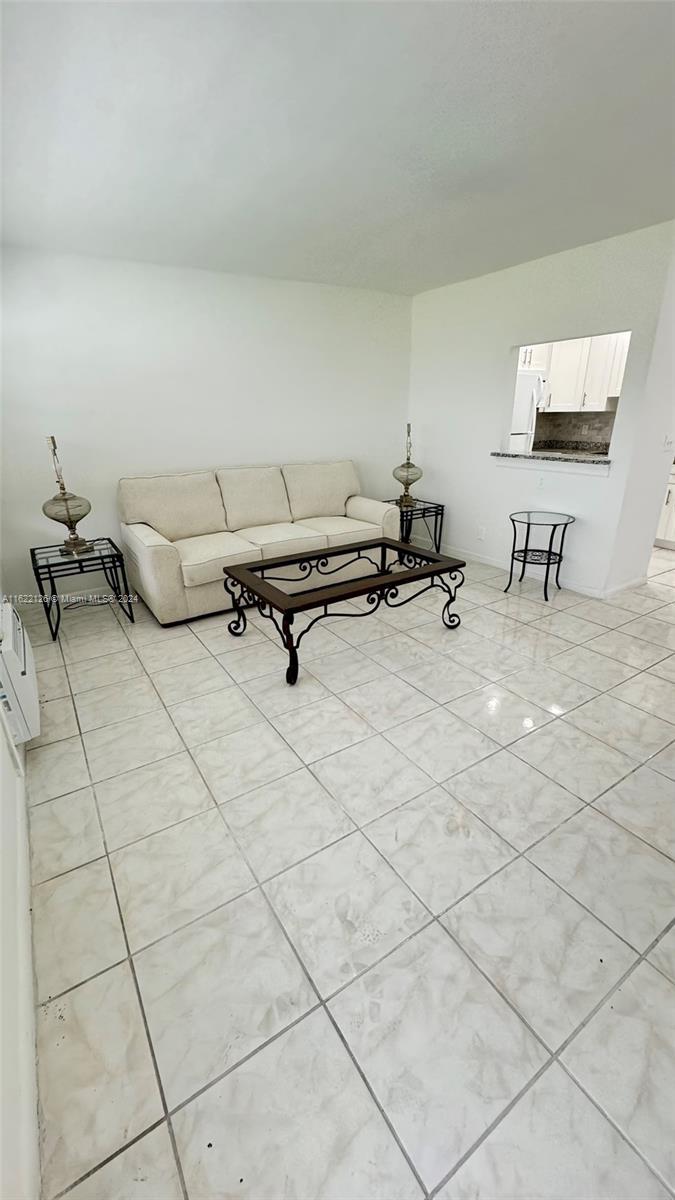 Picture of 163 Coventry G # 163, West Palm Beach FL 33417