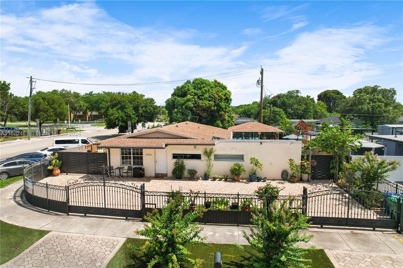 Picture of 1200 NW 175Th St, Miami Gardens FL 33169