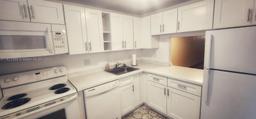 Picture of 1015 Country Club Dr # 207, Margate, FL 33063