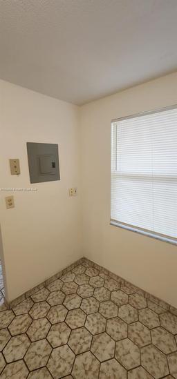 Picture of 1015 Country Club Dr # 207, Margate, FL 33063