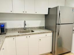 Picture of 6890 N Kendall Dr # B301, Pinecrest, FL 33156