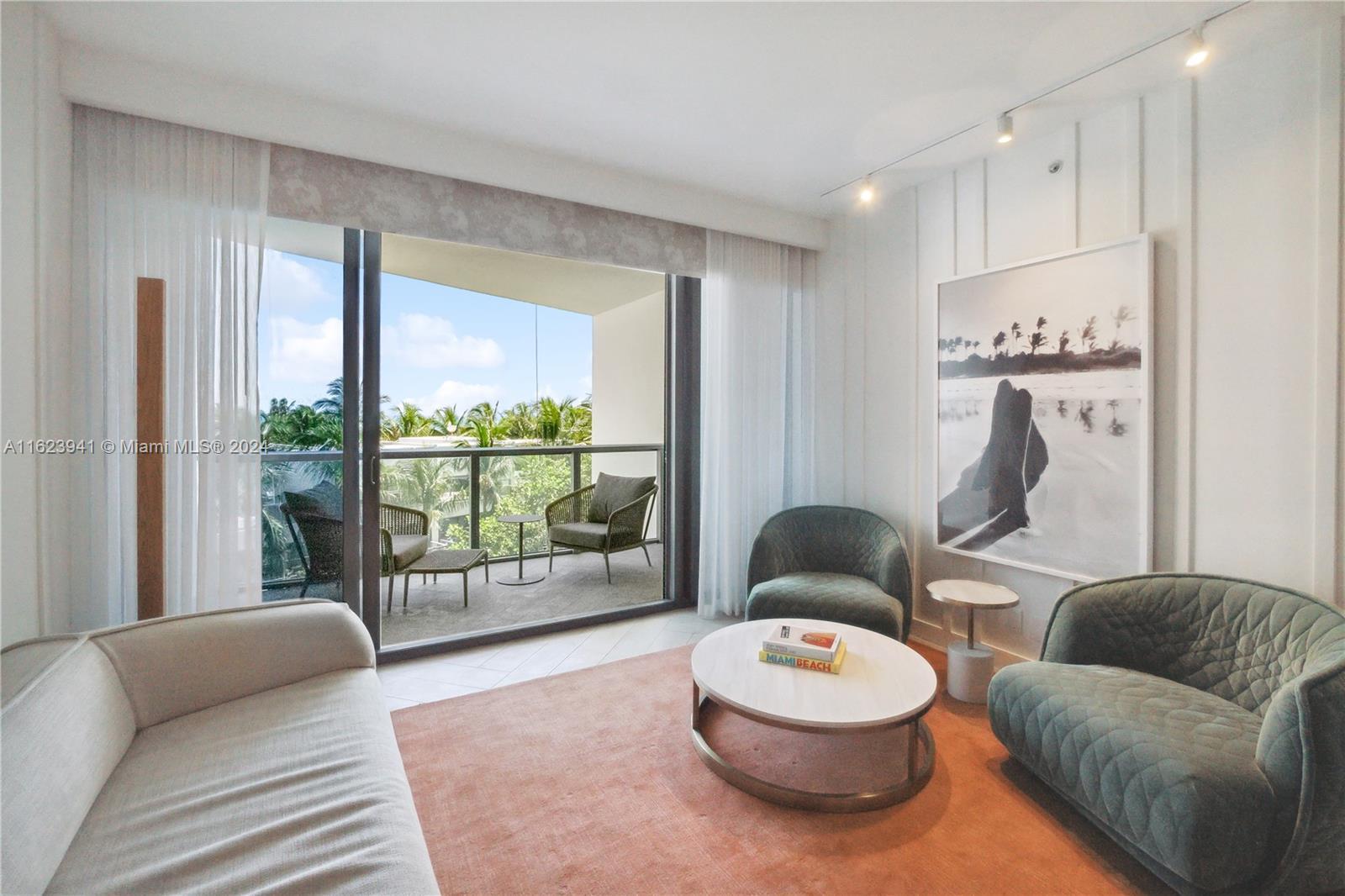 Picture of 2201 Collins Ave # 327, Miami Beach, FL 33139