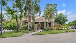Picture of 21117 NE 4Th Ct # 21117, Miami, FL 33179