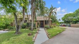 Picture of 21117 NE 4Th Ct # 21117, Miami, FL 33179