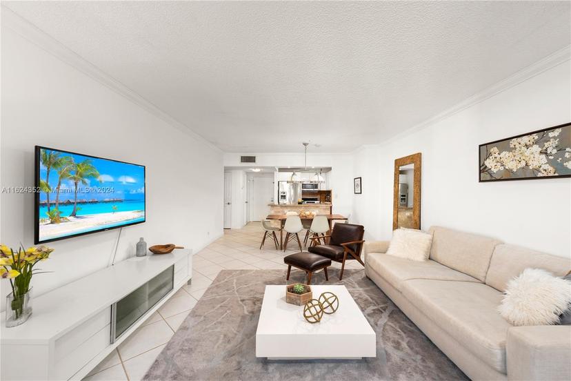 Picture of 2301 Collins Ave # 1418, Miami Beach FL 33139