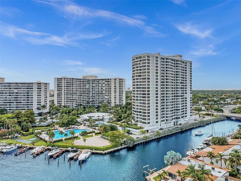 Picture of 2500 Parkview Dr # 2415, Hallandale Beach FL 33009