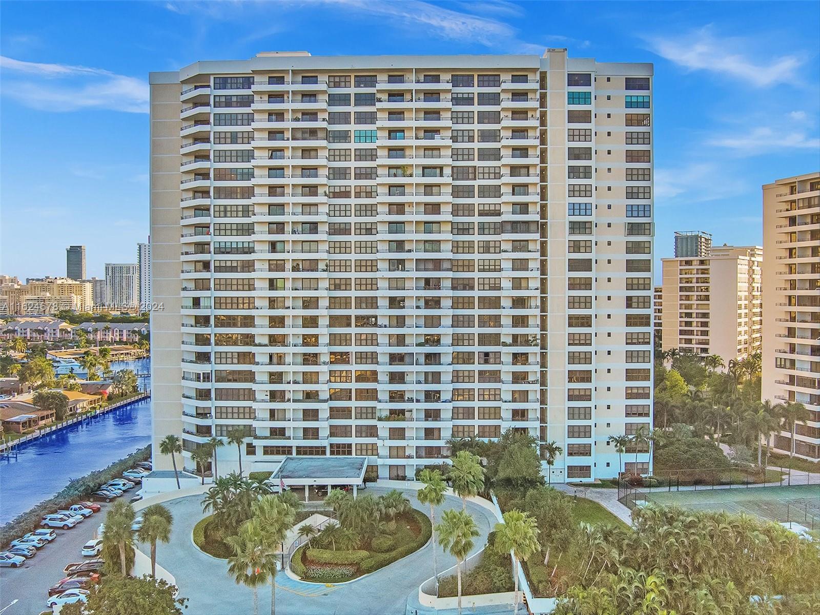 Picture of 2500 Parkview Dr # 2415, Hallandale Beach, FL 33009