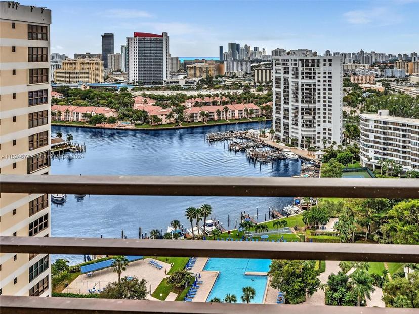 Picture of 2500 Parkview Dr # 2415, Hallandale Beach FL 33009