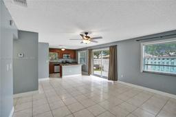 Picture of 14121 Langley Pl, Davie, FL 33325