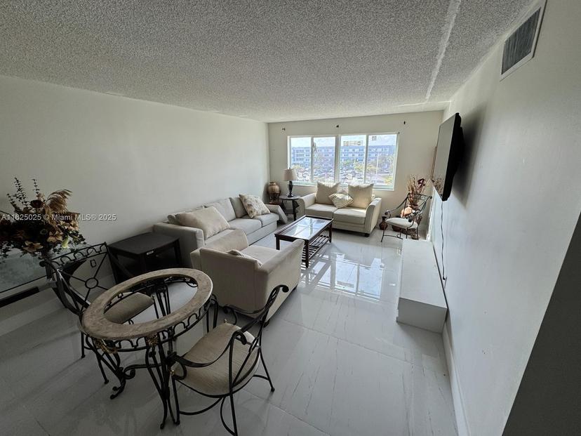Picture of 14840 Naranja Lakes Blvd, Homestead FL 33032