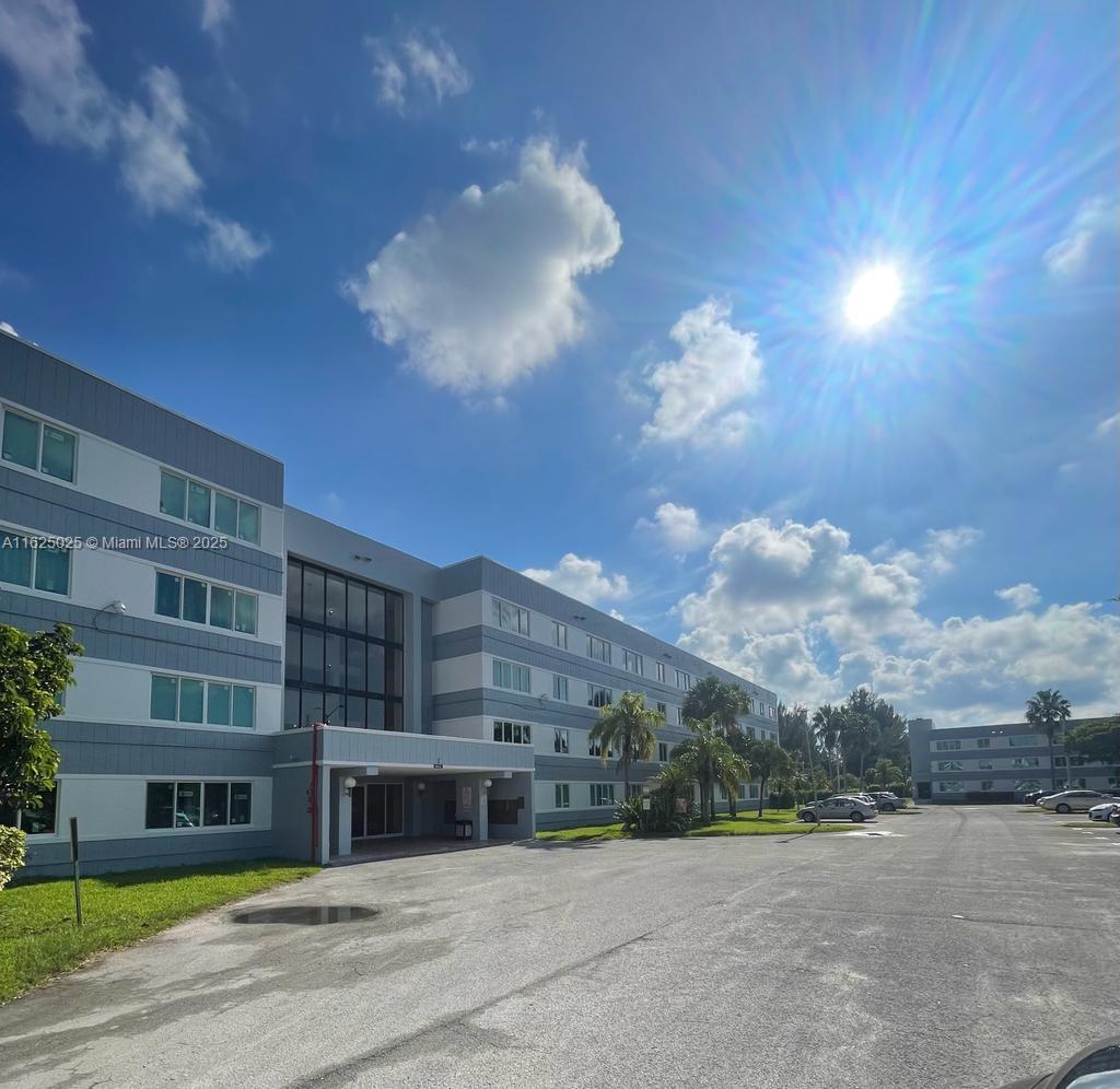 Picture of 14840 Naranja Lakes Blvd, Homestead, FL 33032