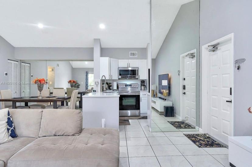 Picture of 3001 N Oakland Forest Dr # 301, Oakland Park FL 33309