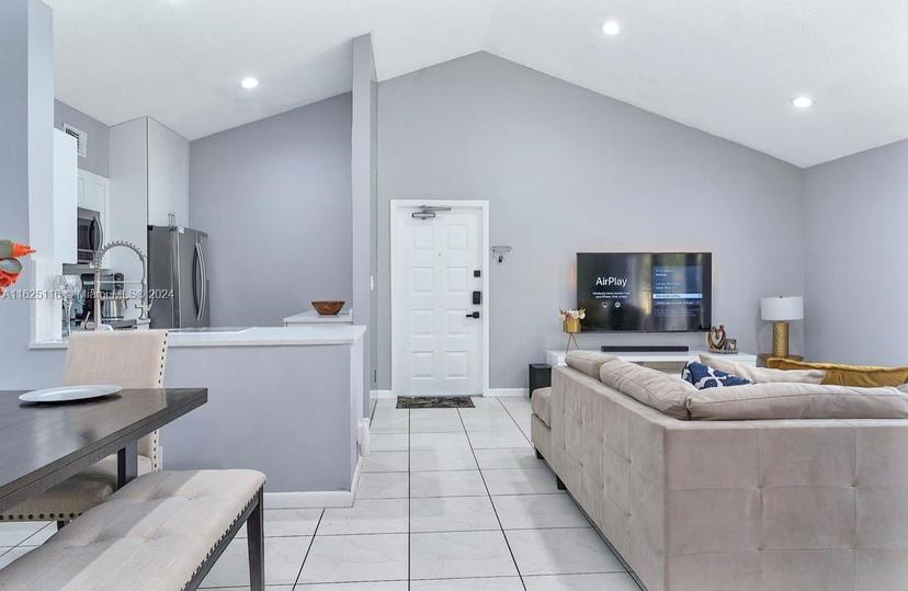Picture of 3001 N Oakland Forest Dr # 301, Oakland Park FL 33309