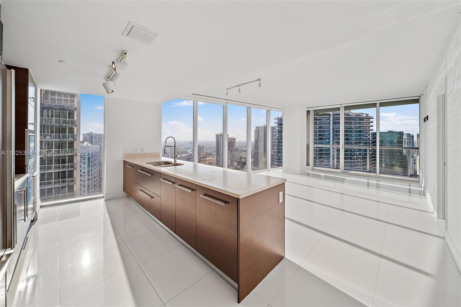 Picture of 475 Brickell Ave # 4715, Miami, FL 33131
