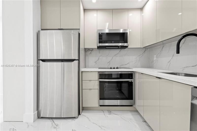 Picture of 215 NE 16Th Ave # 105, Fort Lauderdale FL 33301