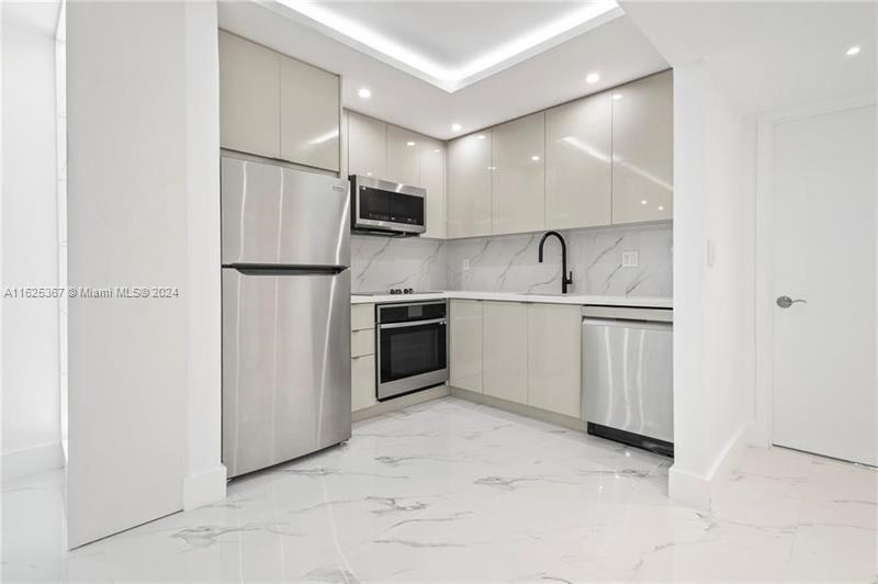 Picture of 215 NE 16Th Ave # 105, Fort Lauderdale, FL 33301
