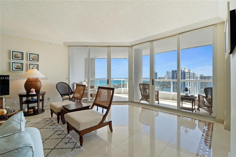 Picture of 21050 Point Pl # 2702, Aventura FL 33180