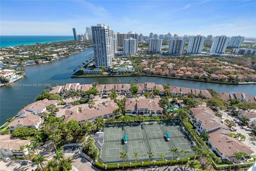 Picture of 21050 Point Pl # 2702, Aventura FL 33180