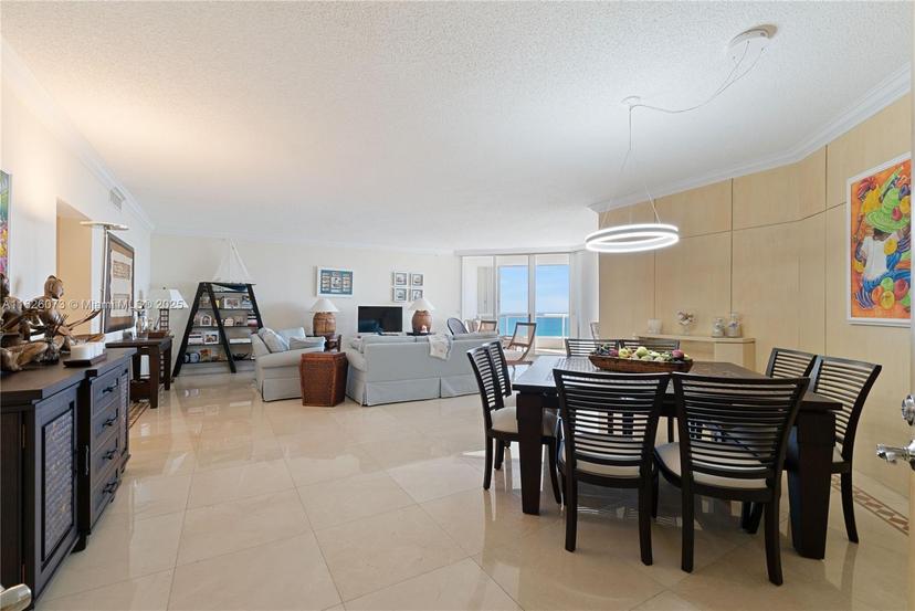 Picture of 21050 Point Pl # 2702, Aventura FL 33180