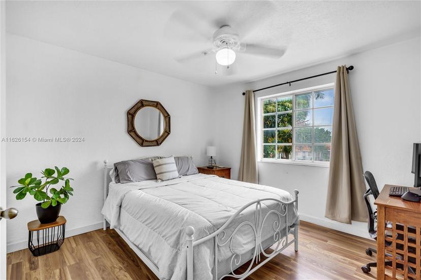 Picture of 17425 NW 75Th Pl # 206, Hialeah FL 33015