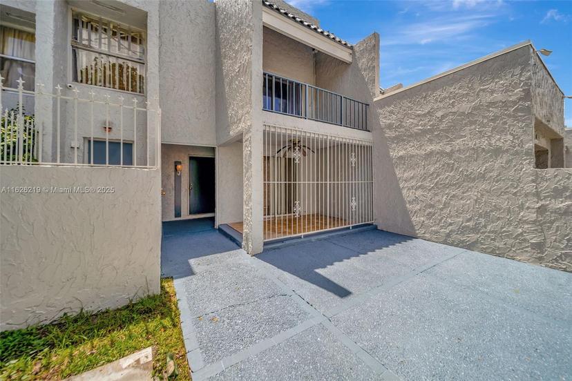 Picture of 1809 NW 58Th Ave # 18, Lauderhill FL 33313