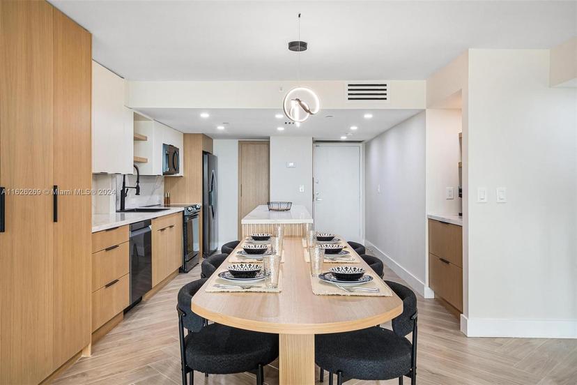 Picture of 1717 N Bayshore Dr # 3755, Miami FL 33132