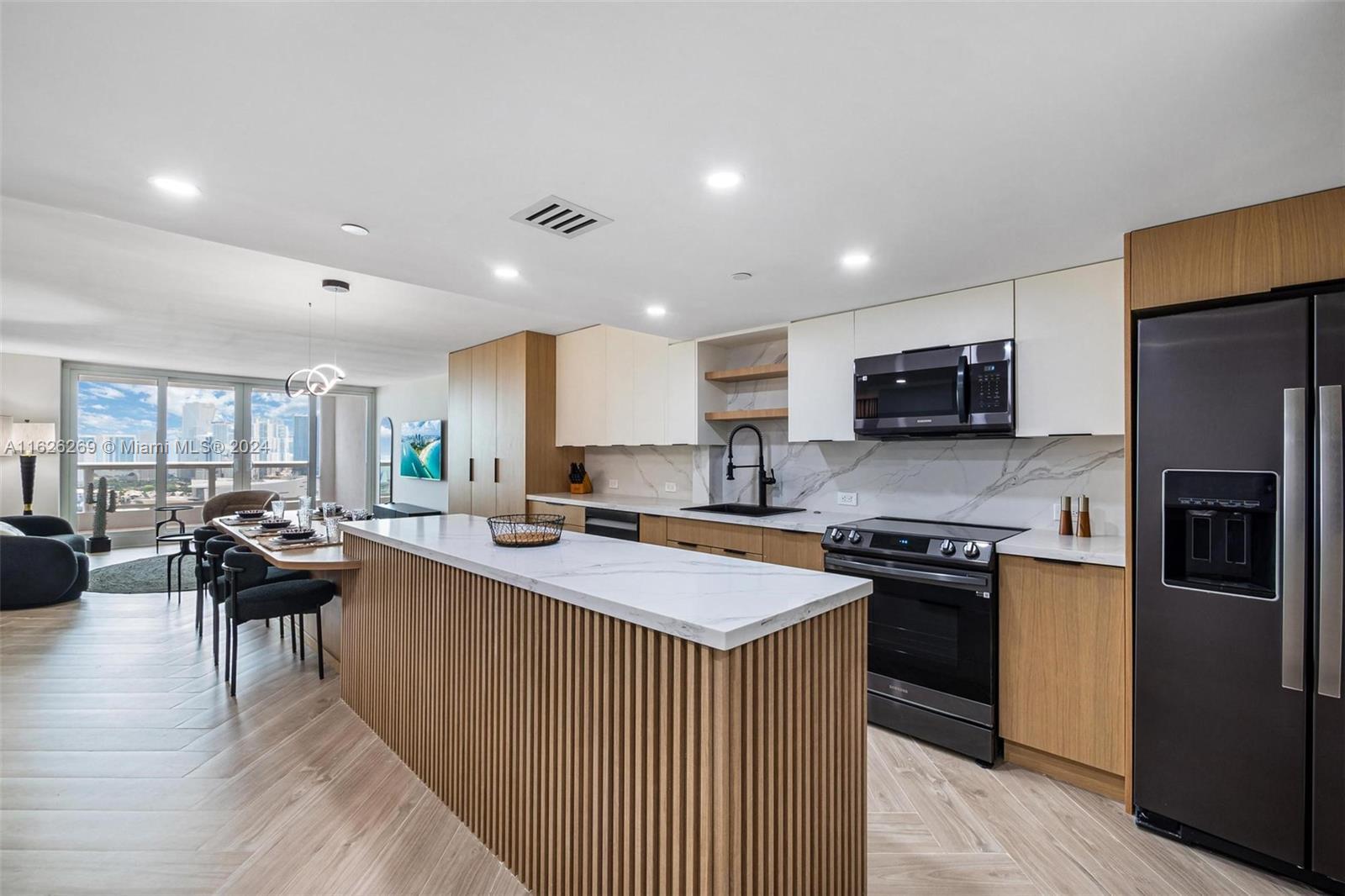 Picture of 1717 N Bayshore Dr # 3755, Miami, FL 33132