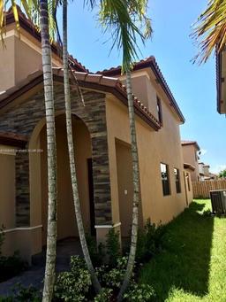 Picture of 462 SE 34Th Ter, Homestead, FL 33033