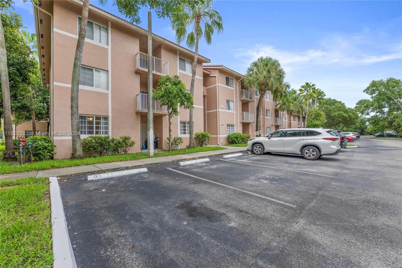 Picture of 3241 Sabal Palm Mnr # 101, Davie FL 33024
