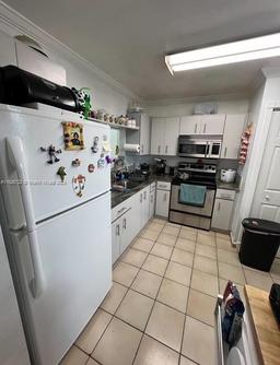 Picture of 1800 W 54 St # 406, Hialeah, FL 33012