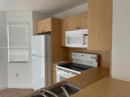 Picture of 650 NW 78Th Ter # 104, Pembroke Pines, FL 33024