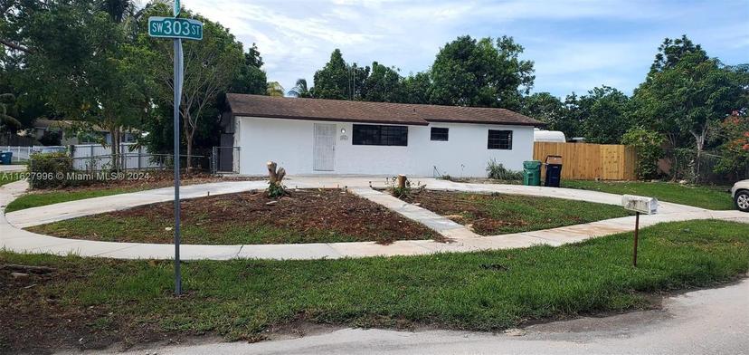 Picture of 15761 SW 303Rd St, Homestead FL 33033
