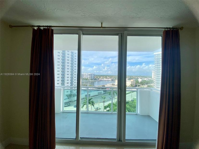 Picture of 3001 S Ocean Dr # 829, Hollywood FL 33019