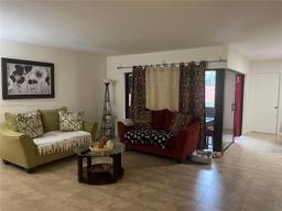Picture of 337 Ives Dairy Rd # 06, Miami, FL 33179