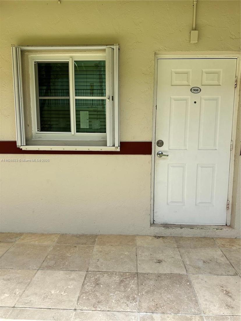 Picture of 8600 SW 67Th Ave # 908, Pinecrest FL 33156