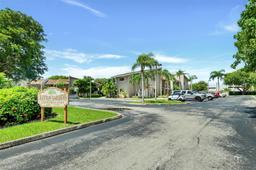 Picture of 16210 SW 92Nd Ave # 19, Palmetto Bay, FL 33157