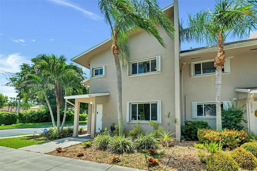 Picture of 16210 SW 92Nd Ave # 19, Palmetto Bay FL 33157