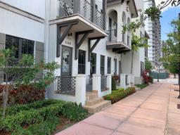 Picture of 5180 NW 84Th Ave, Doral, FL 33166