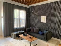 Picture of 5180 NW 84Th Ave, Doral, FL 33166