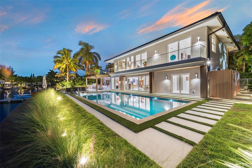 Picture of 447 Center Island Dr, Golden Beach FL 33160